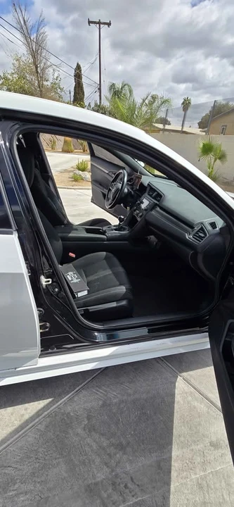 2017 Honda Civic 10th Gen - Image 15 of 16