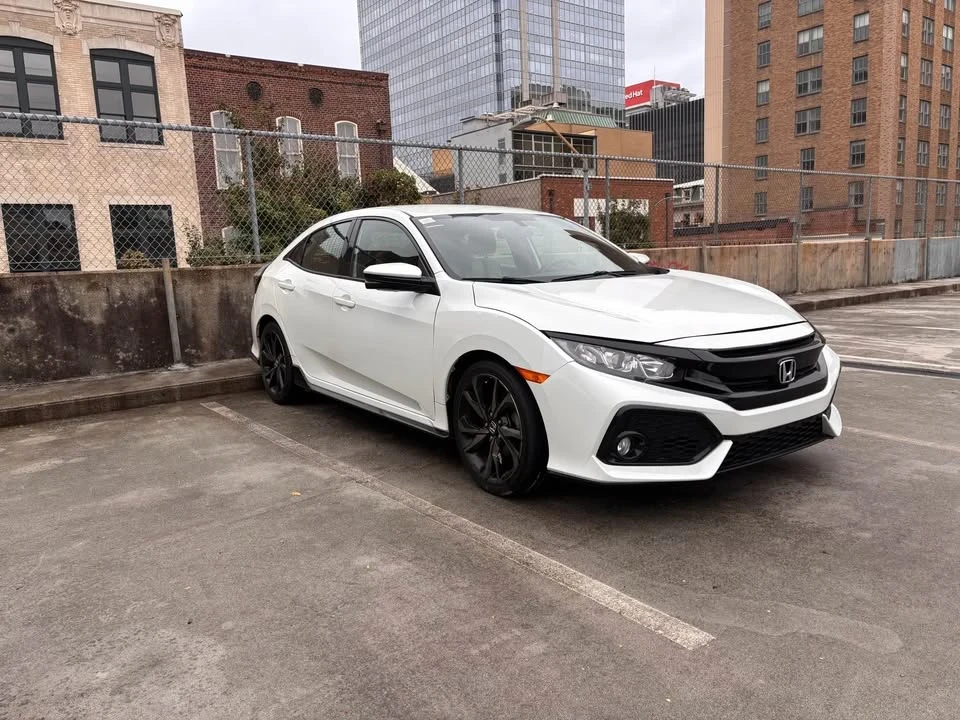 2017 Honda Civic 10th Gen - Image 3 of 10