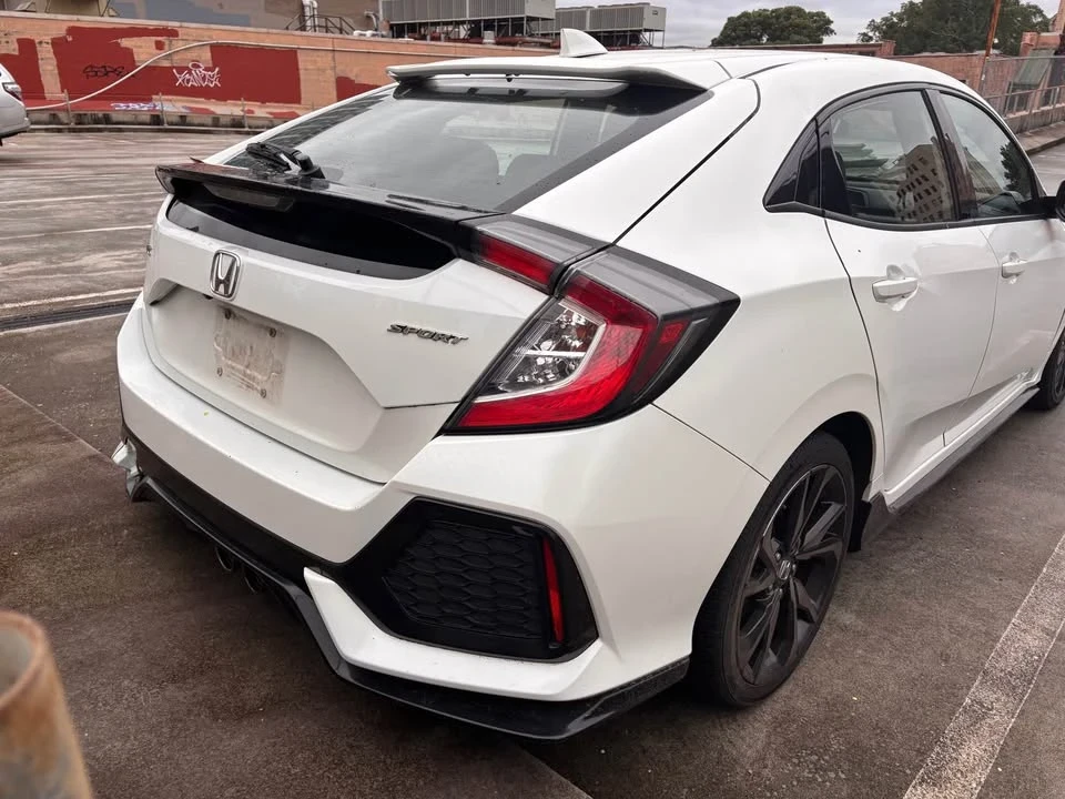 2017 Honda Civic 10th Gen - Image 4 of 10