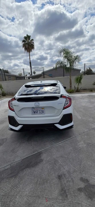 2017 Honda Civic 10th Gen - Image 6 of 16