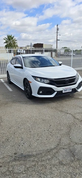 2017 Honda Civic 10th Gen - Image 11 of 16