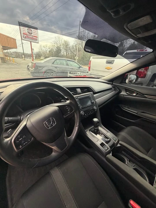 2017 Honda Civic 10th Gen - Image 8 of 15