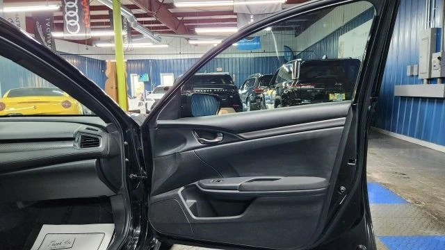 2017 Honda Civic 10th Gen - Image 10 of 12