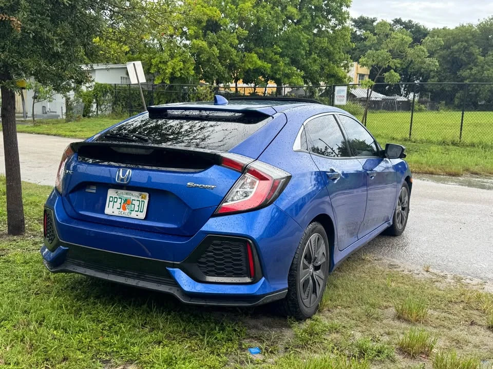 2017 Honda Civic 10th Gen - Image 3 of 11