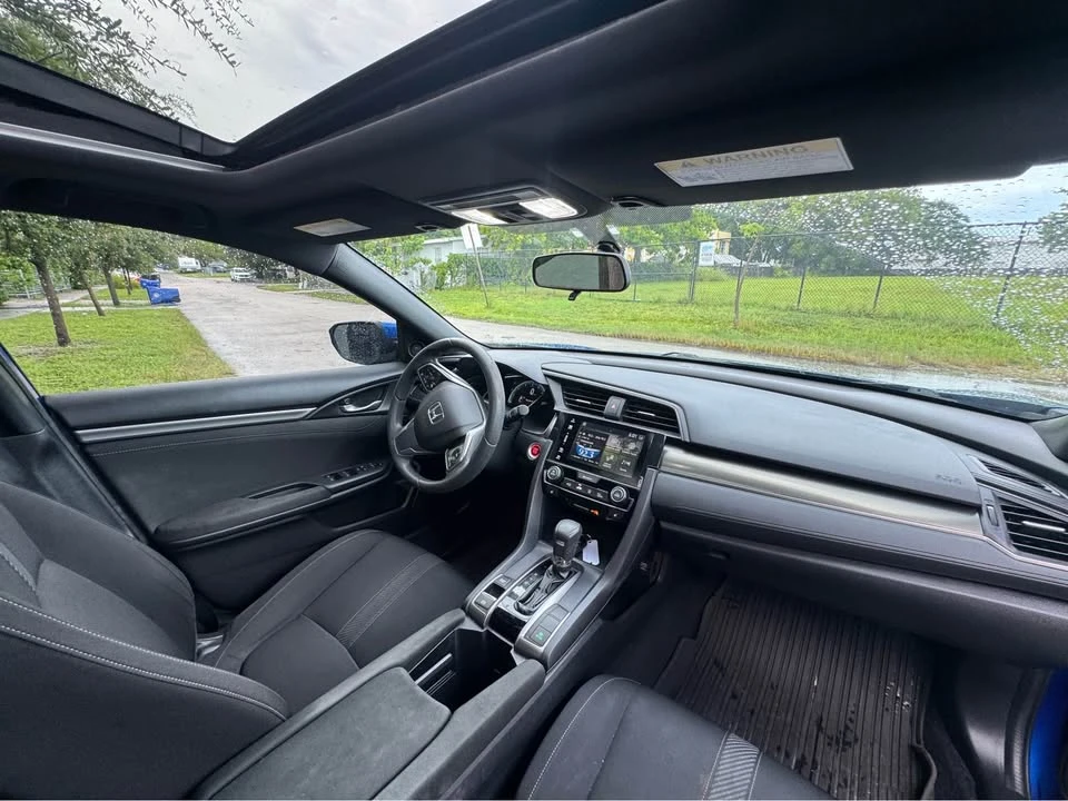 2017 Honda Civic 10th Gen - Image 8 of 11