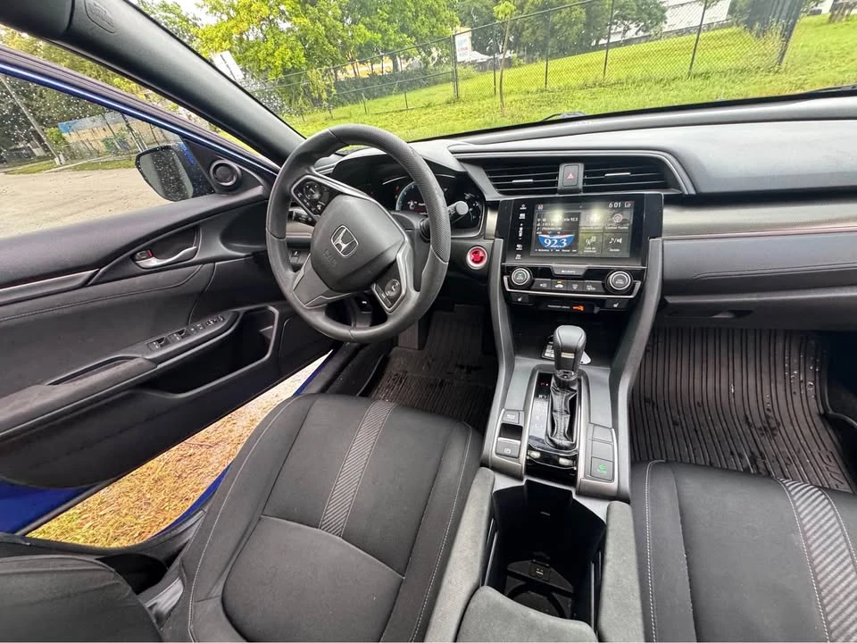 2017 Honda Civic 10th Gen - Image 10 of 11
