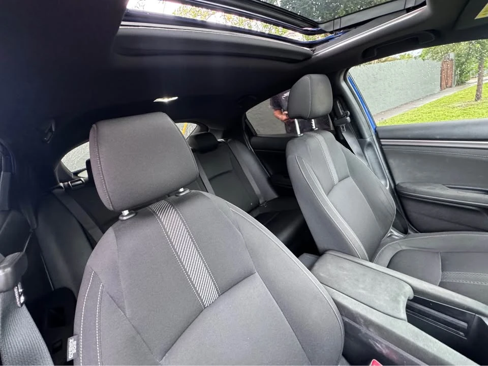 2017 Honda Civic 10th Gen - Image 9 of 11