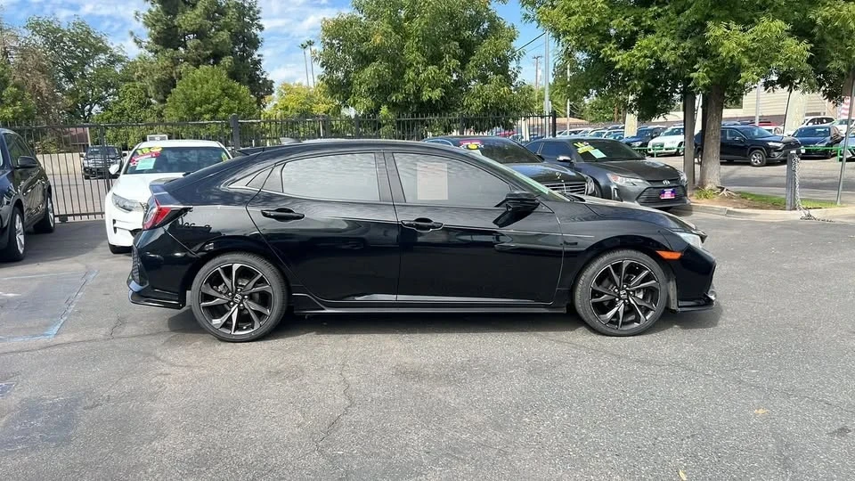 2017 Honda Civic 10th Gen - Image 6 of 20