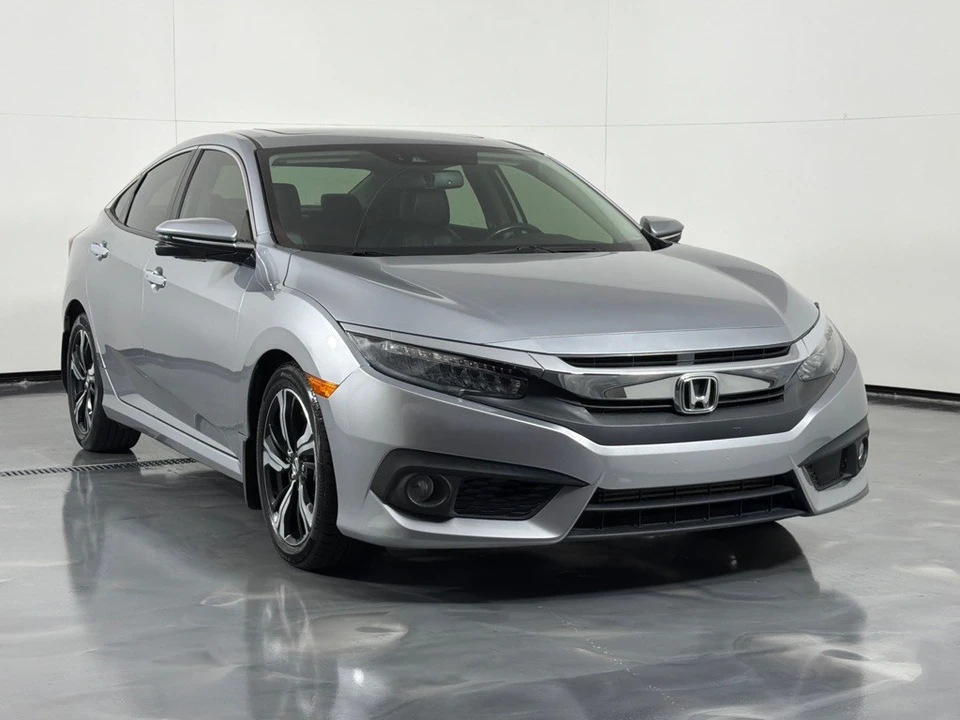 2017 Honda Civic 10th Gen - Image 3 of 26