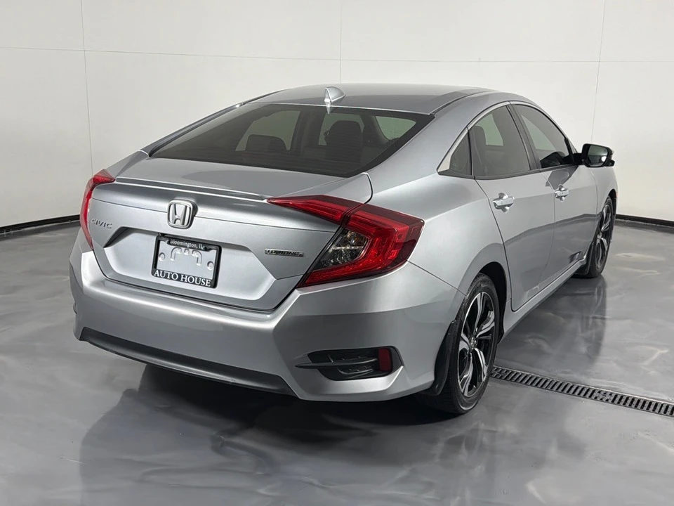 2017 Honda Civic 10th Gen - Image 5 of 26
