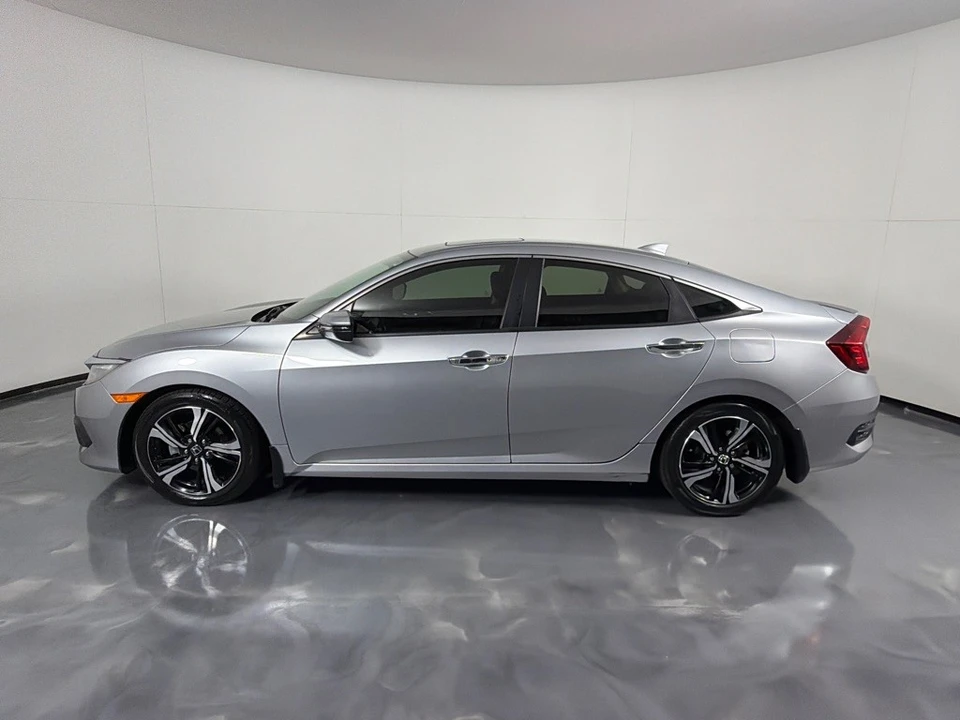 2017 Honda Civic 10th Gen - Image 8 of 26