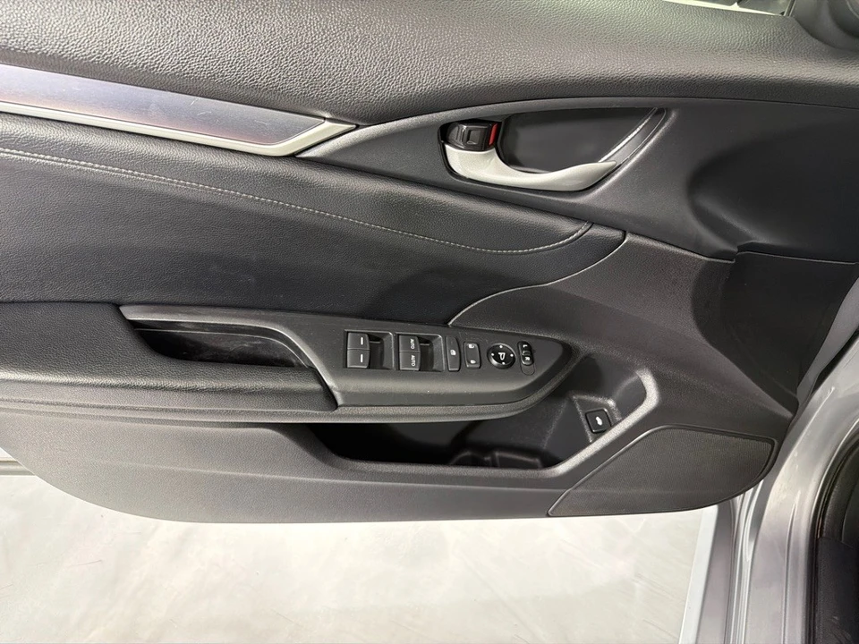 2017 Honda Civic 10th Gen - Image 10 of 26