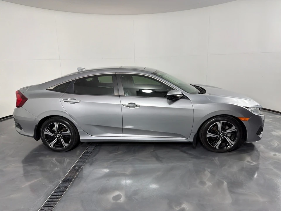 2017 Honda Civic 10th Gen - Image 4 of 26