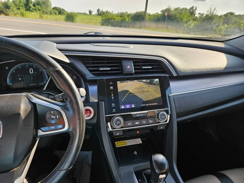 2017 Honda Civic 10th Gen - Image 10 of 13