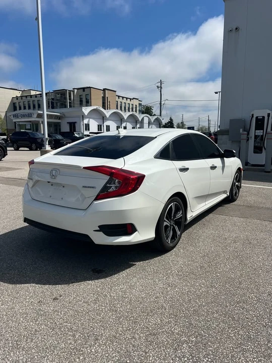 2017 Honda Civic 10th Gen - Image 5 of 11
