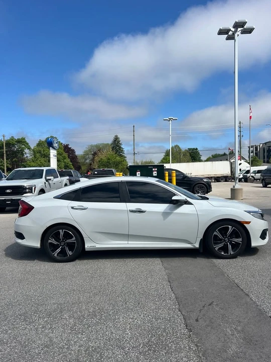 2017 Honda Civic 10th Gen - Image 4 of 11