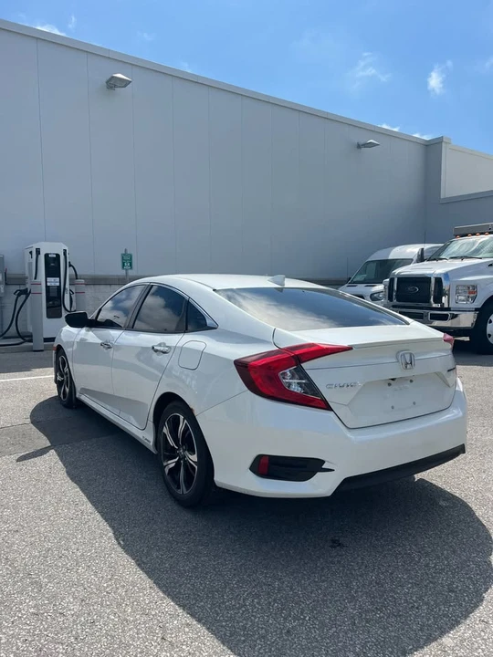 2017 Honda Civic 10th Gen - Image 7 of 11