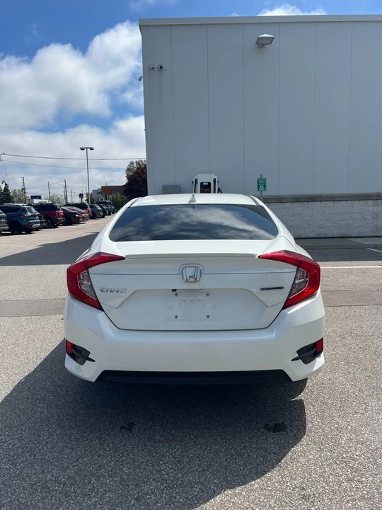 2017 Honda Civic 10th Gen - Image 6 of 11