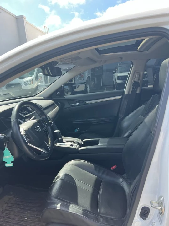 2017 Honda Civic 10th Gen - Image 9 of 11