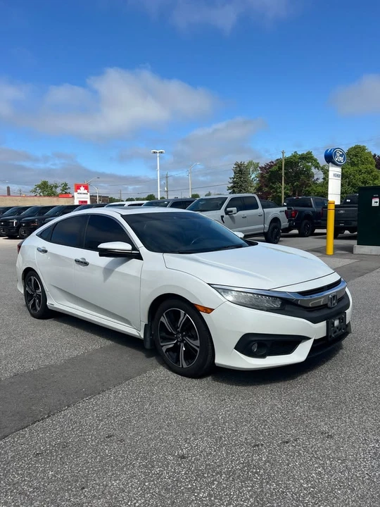 2017 Honda Civic 10th Gen - Image 3 of 11