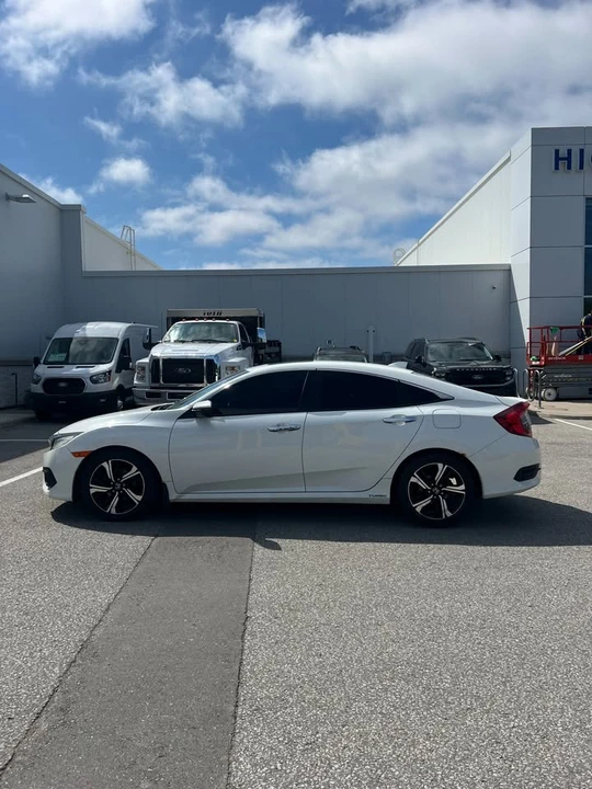 2017 Honda Civic 10th Gen - Image 8 of 11