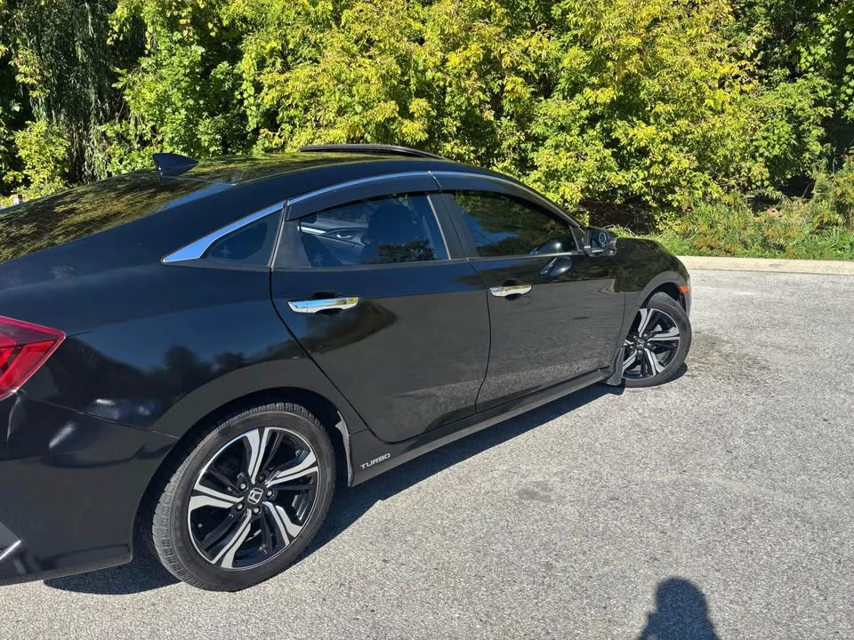 2017 Honda Civic 10th Gen - Image 9 of 10