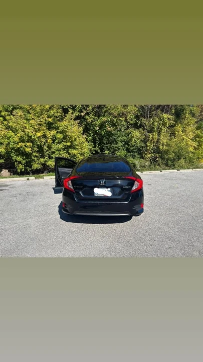 2017 Honda Civic 10th Gen - Image 6 of 10