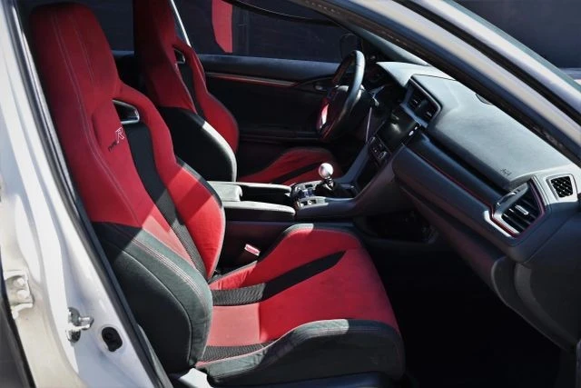 2017 Honda Civic 10th Gen - Image 16 of 21