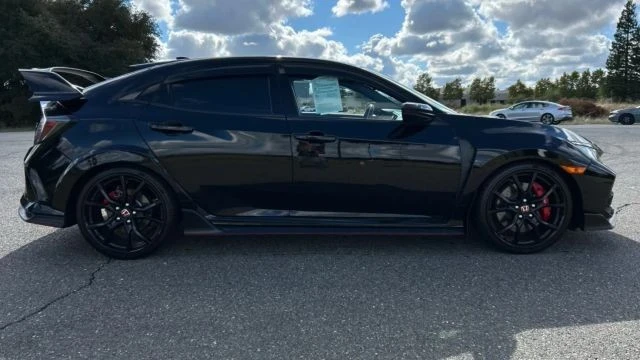 2017 Honda Civic 10th Gen - Image 6 of 8