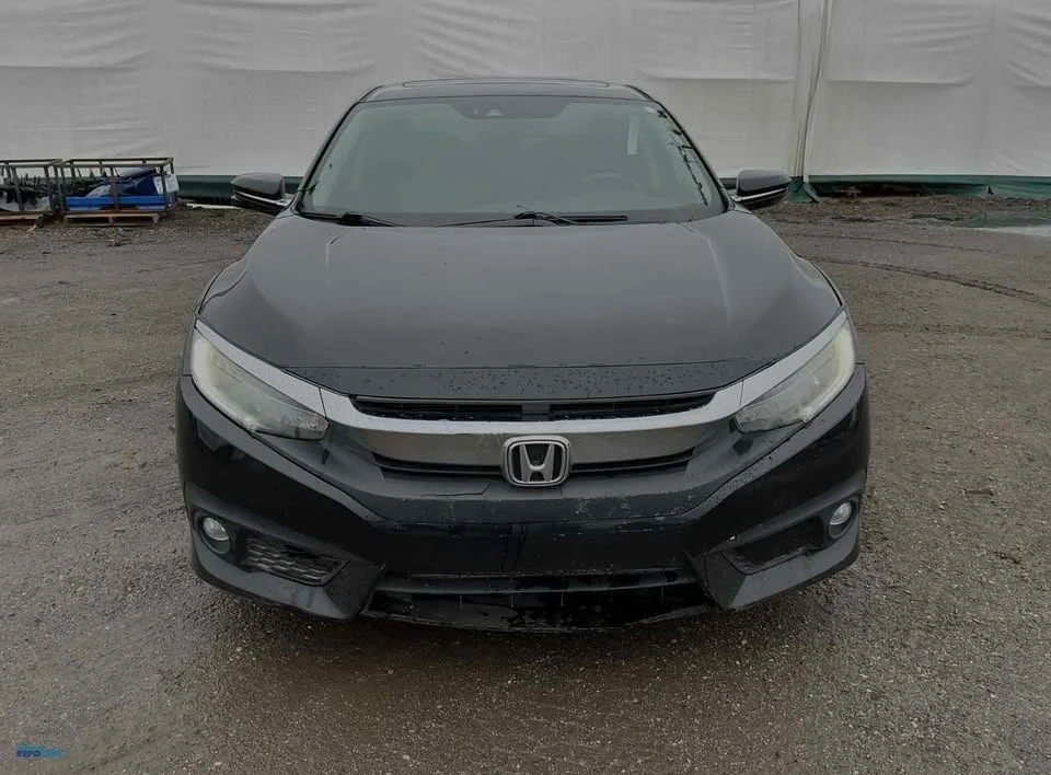 2017 Honda Civic 10th Gen - Image 5 of 10