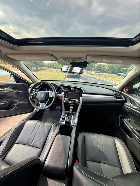 2017 Honda Civic 10th Gen - Image 2 of 9