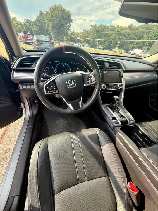 2017 Honda Civic 10th Gen - Image 4 of 9