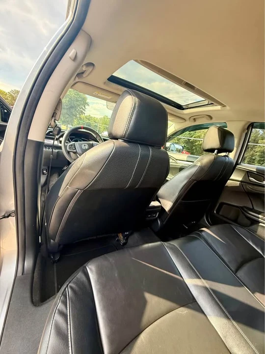 2017 Honda Civic 10th Gen - Image 8 of 9