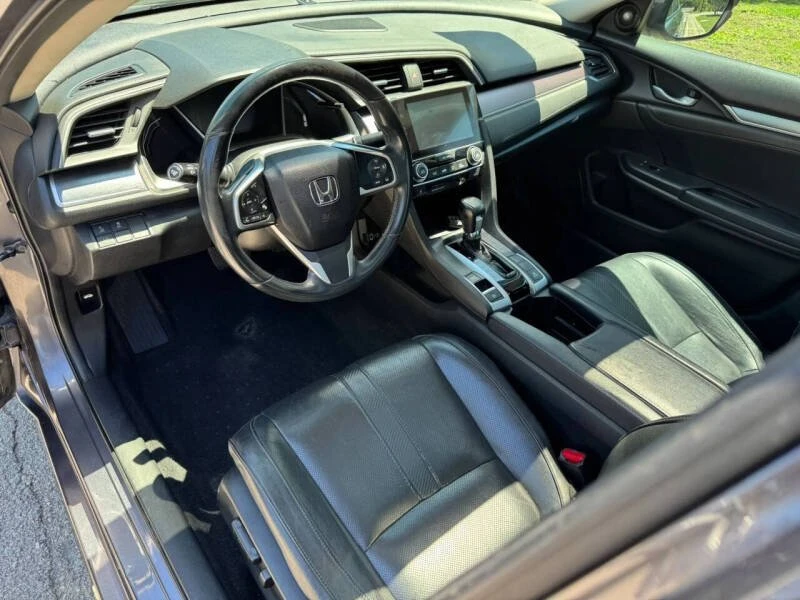 2017 Honda Civic 10th Gen - Image 6 of 10