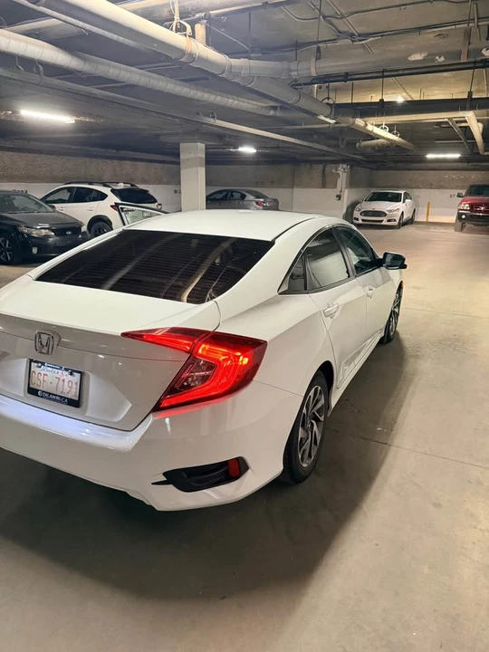 2017 Honda Civic 10th Gen - Image 5 of 8