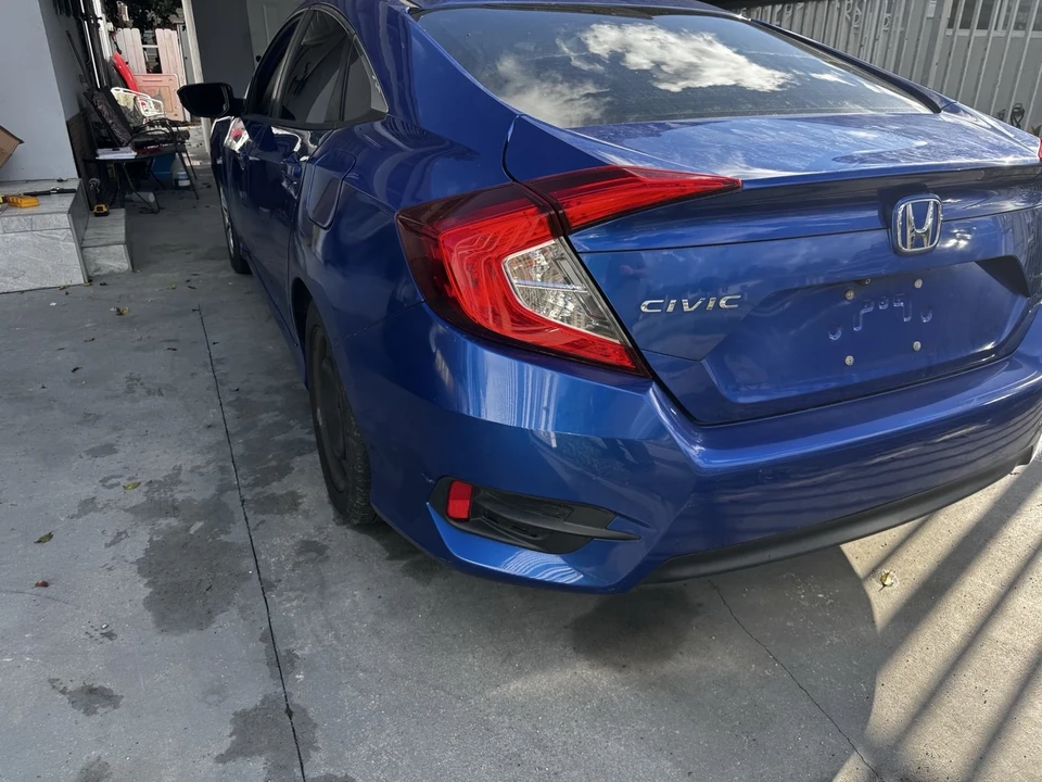 2017 Honda Civic 10th Gen - Image 5 of 6
