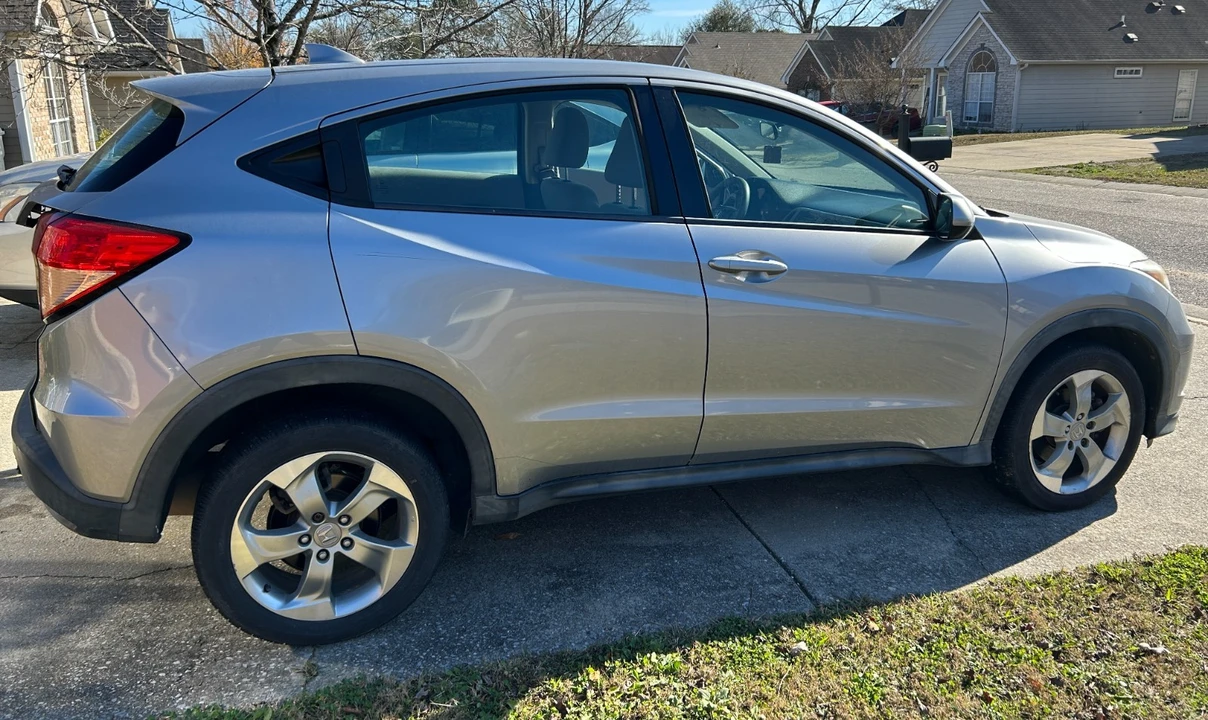 2017 Honda HR-V 2nd Gen - Image 3 of 21