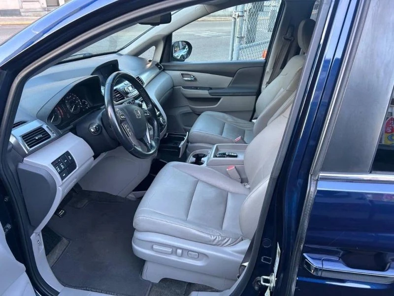 2017 Honda Odyssey - Image 8 of 12