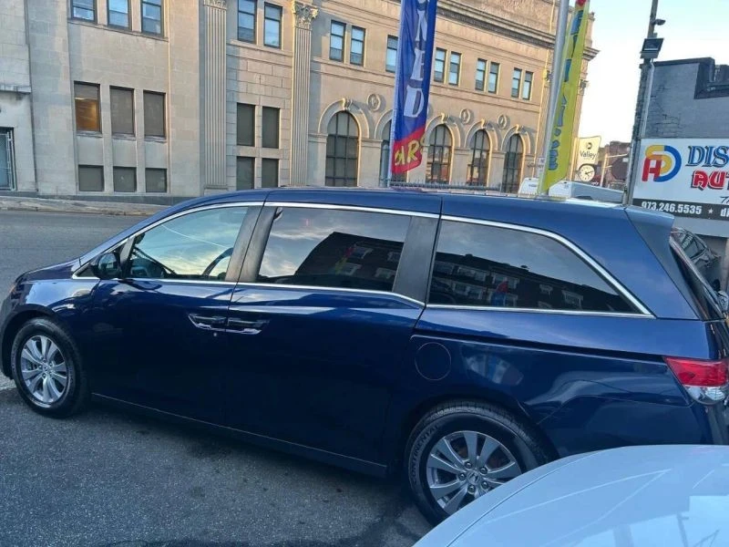 2017 Honda Odyssey - Image 2 of 12