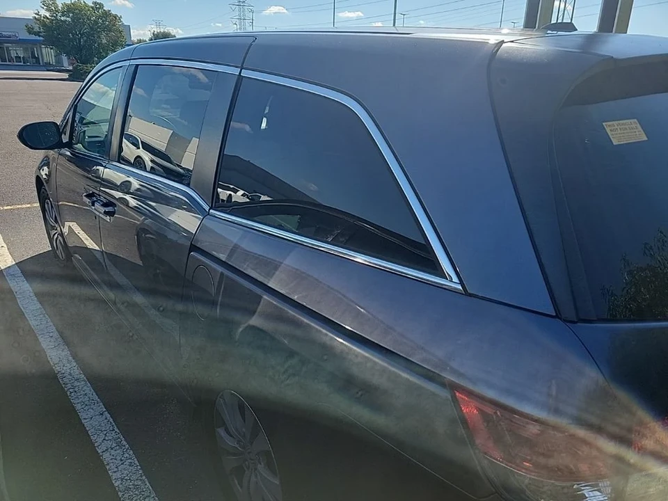 2017 Honda Odyssey - Image 2 of 12