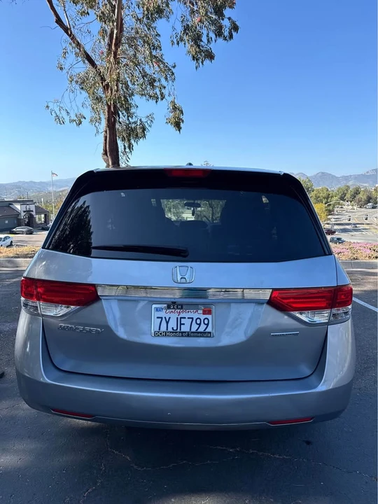2017 Honda Odyssey - Image 2 of 7