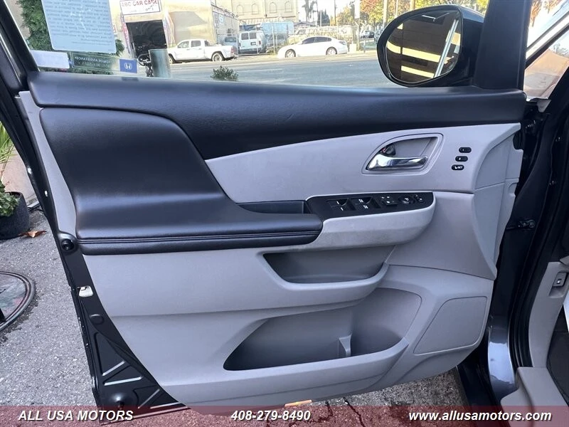 2017 Honda Odyssey - Image 17 of 21
