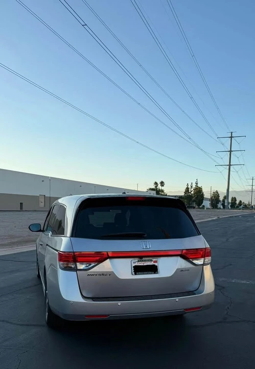2017 Honda Odyssey - Image 5 of 17