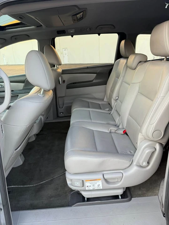 2017 Honda Odyssey - Image 10 of 17