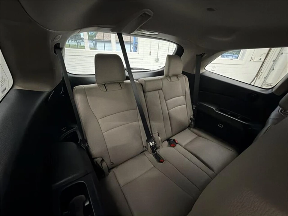 2017 Honda Pilot 3rd Gen - Image 14 of 16