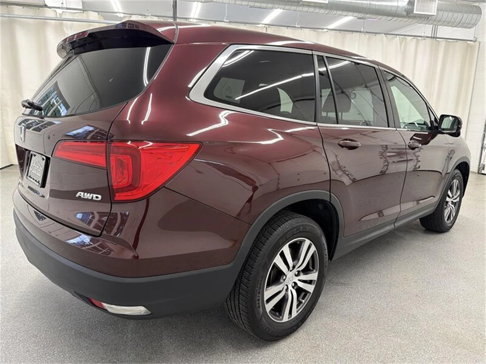 2017 Honda Pilot 3rd Gen - Image 5 of 16