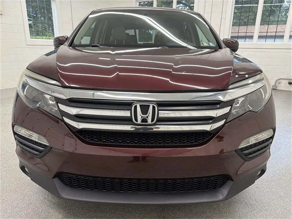2017 Honda Pilot 3rd Gen - Image 2 of 16