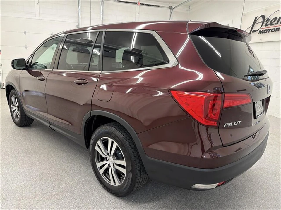 2017 Honda Pilot 3rd Gen - Image 7 of 16