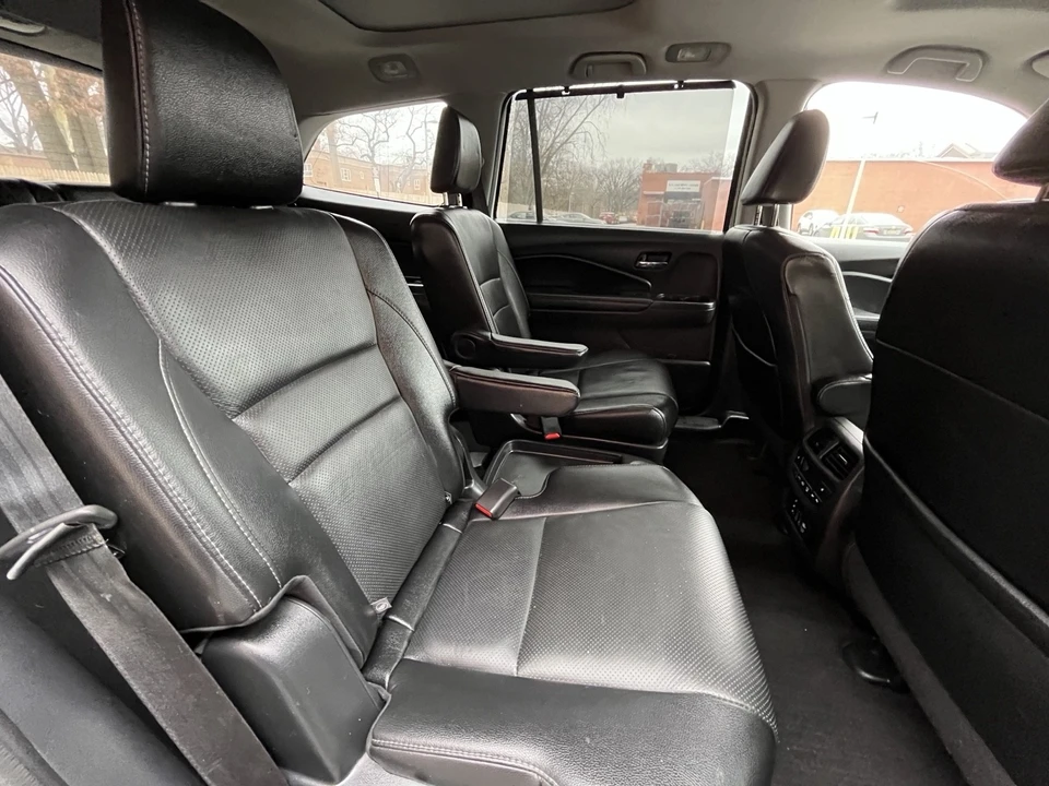 2017 Honda Pilot 3rd Gen - Image 11 of 20