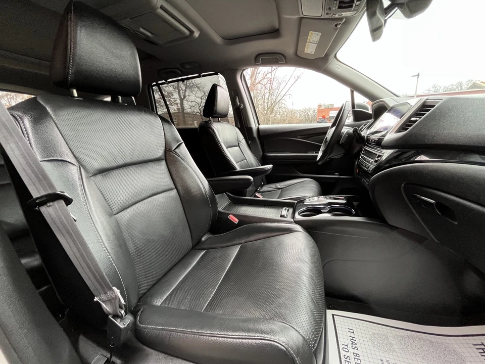2017 Honda Pilot 3rd Gen - Image 13 of 20